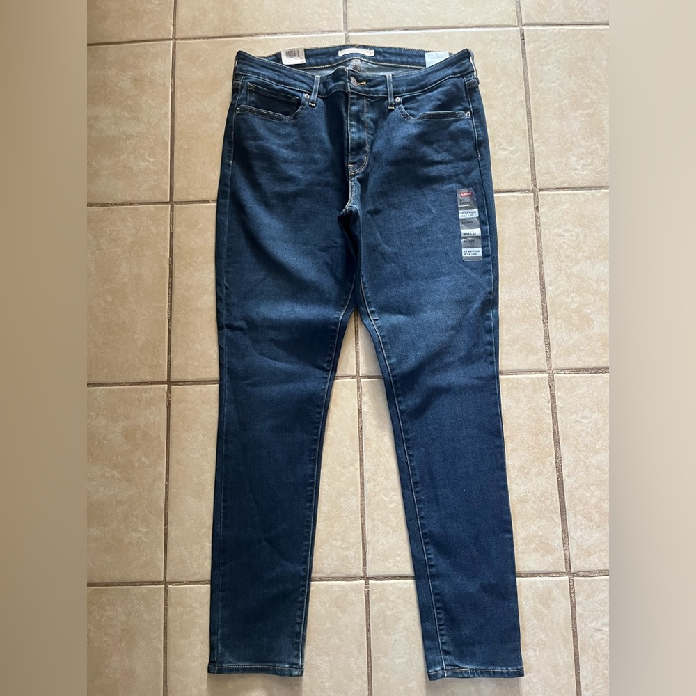 Levi’s 711 skinny jeans